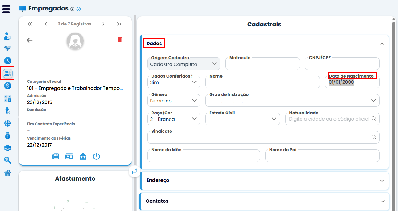 Tela de empregados do Sistema Contábil Makro, com a aba Dados aberta e o campo Data de Nascimento no eSocial destacado para correção cadastral.