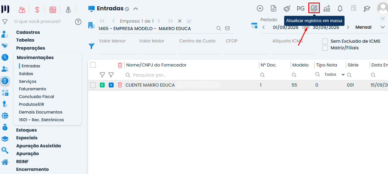 Tela do Sistema Contábil Makro com ícone de atualização em massa destacado em vermelho para alterar PIS e COFINS nas Notas Fiscais.