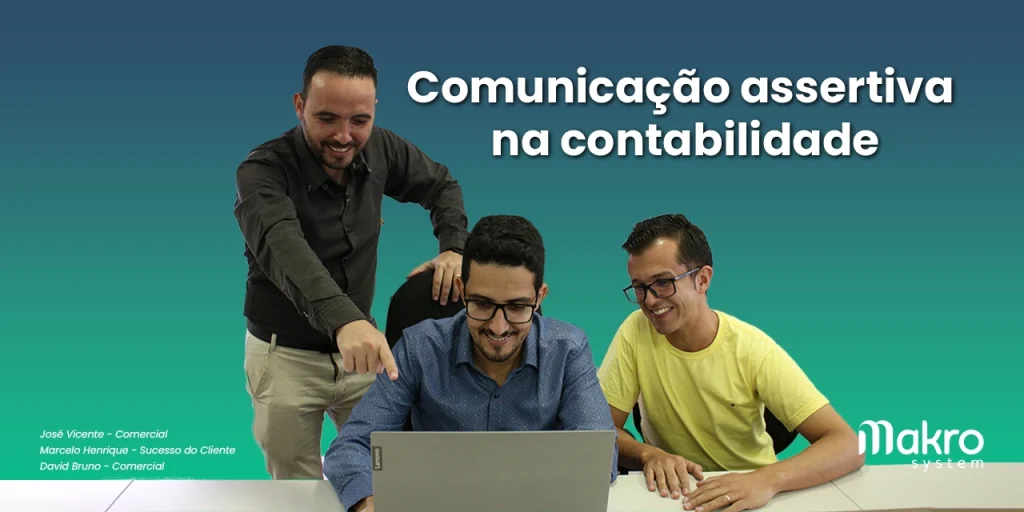 José Vicente do Departamento Comercial, David Bruno do Departamento Comercial e Marcelo Henrique do Departamento de Sucesso do Cliente estão apontando para um computador com um título acima.