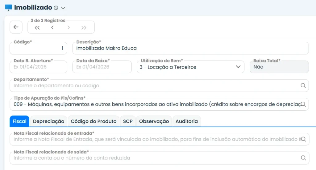 Tela de cadastro de imobilizado no sistema contábil Makro, com campos de código, descrição e datas para configurar o imobilizado corretamente.